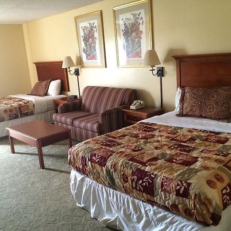 Plaza Hotel And Suites Pine Bluff Εξωτερικό φωτογραφία