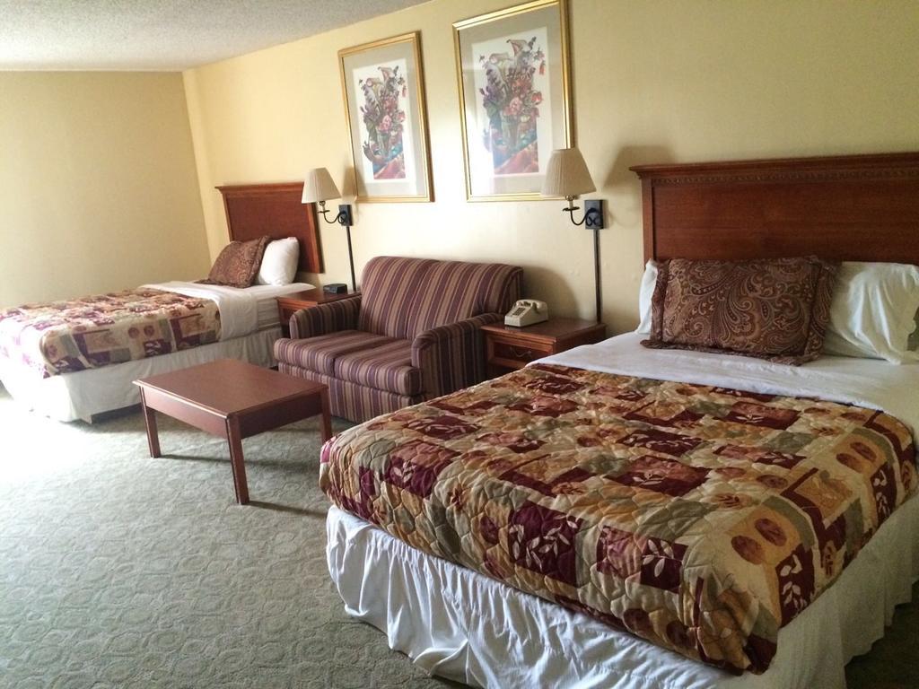 Plaza Hotel And Suites Pine Bluff Εξωτερικό φωτογραφία