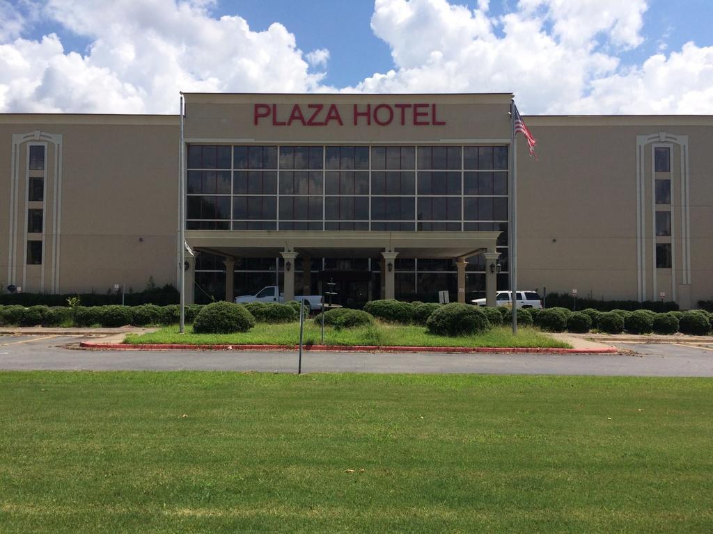 Plaza Hotel And Suites Pine Bluff Εξωτερικό φωτογραφία