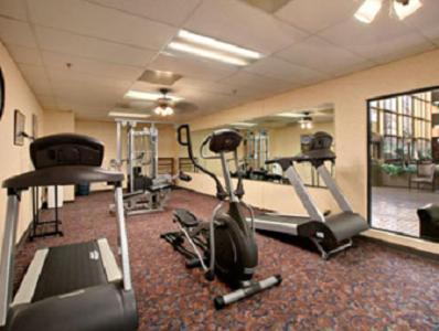Plaza Hotel And Suites Pine Bluff Ανέσεις φωτογραφία