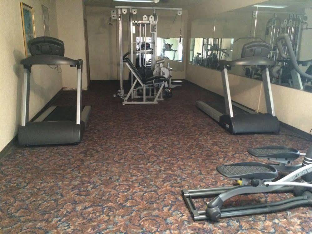 Plaza Hotel And Suites Pine Bluff Εξωτερικό φωτογραφία
