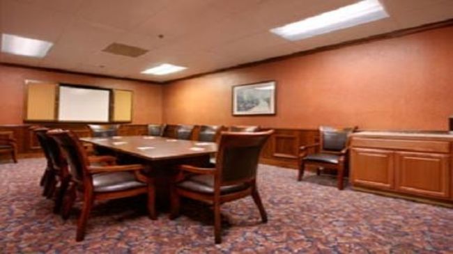 Plaza Hotel And Suites Pine Bluff Ανέσεις φωτογραφία